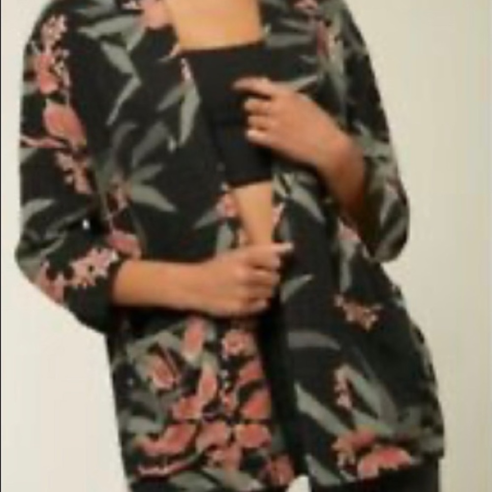 NWOT O’Neill Amiee Black Floral Open Front Cardigan Blazer Size XS